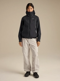 5---F26_X000010869_002291_Beta_Jacket_Black_Women_S_Full-Body_Lowres