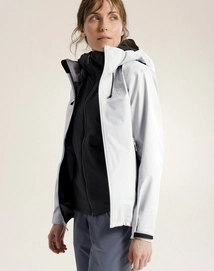 8---S26-X000010020-Beta-SL-Jacket-Solitude-Women-s-Hover