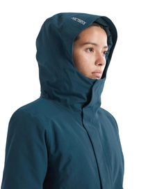 3---F25_X000009949_021657_Patera Parka_Nightscape_Women_S_Hood_white-bg