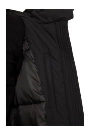 7---Saira_ELVINE_jacket_black_2626