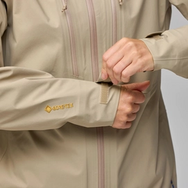 4----Keb_GTX_Jacket_W_14500177-118_K_MODEL_0241