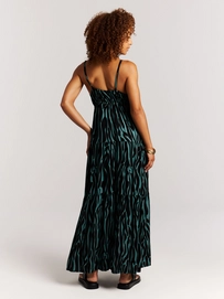 7---24661009_290_model_back-full_01