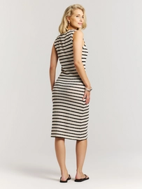 6---24661012_106_model_back-full_01