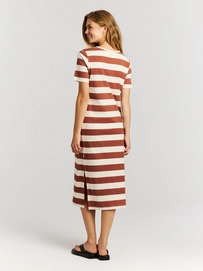 7---24661002_375_model_back-full_01