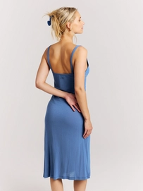 24661006_909_model_back-half_01