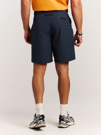 7---23761006_906_model_back-half_01