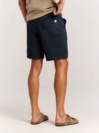 7---23751002_906_model_back-half_01