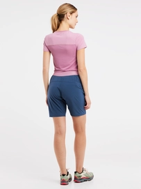 7---2623700_513_model_back-full_01