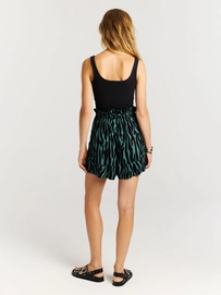 8---23661009_290_model_back-full_01