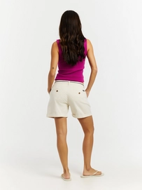8---23661015_101_model_back-full_01