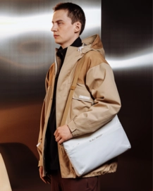 6---Ramverk_Laptop_sleeve_16__Oatmilk_5000475901501_lifestyle