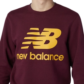 Trui New Balance Men Essentials Stacked Logo Crew Garnet Heather