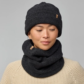 5---Kaitum_Beanie_13100230-550_C_MODEL_2165