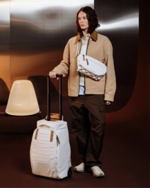 5---Hugger_Roller_Bag_Carry-on_40L_Oatmilk_3000264901501_2