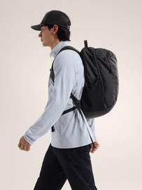 F25-X000009825-Mantis-26-Backpack-Black-Side-View