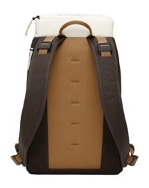 3---Hugger_Backpack_20L_Cappuccino_1000174103101_3-_no-bg