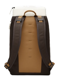 2---Hugger_Backpack_25L_Cappuccino_1000175103101_4-_no-bg