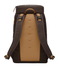 3---Hugger_Backpack_25L_Espresso_1000175103001_4-_no-bg