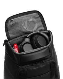 5---Hugger_Backpack_30L_Charcoal_Grey_1000176011201-3
