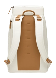 3---Hugger_Backpack_30L_Oatmilk_1000176901501_4-_no-bg