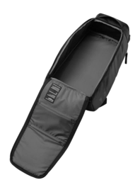 6---Hugger_Backpack_30L_Oatmilk_1000176901501_5-_no-bg
