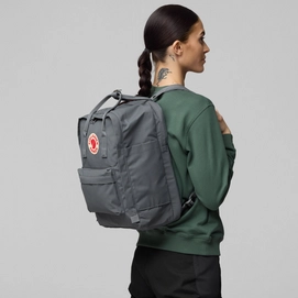 8---Kanken_Laptop_15_23524-046_C_MODEL_FJR