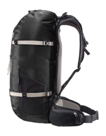 2---ORTLIEB-ATRACK-35L-R7054-SIDE-_no-bg