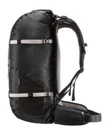3---ORTLIEB-ATRACK-45L-R7104-SIDE-_no-bg