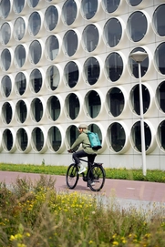 productimage-commuter-daypack-01847_6c6ae5fe-7191-4d3a-b9f3-9a43c77b18d5 (1)