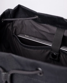EVERYDAY-RUCKSACK-Black-253704999-04