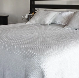 Sprei Bamar Sara Wit