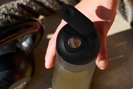 7---usp_images-1030060_usp02_shake