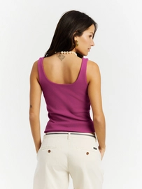 7---16651008_635_model_back-half_01