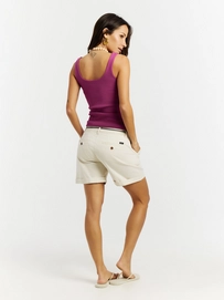 8---16651008_635_model_back-full_01