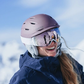 5---liberty-helmet_matteDusk_lifestyle02_88d5ff48-8b39-4c9e-838f-021620d845df
