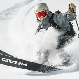 vantage2-mips-helmet_matteChalk_lifestyle01