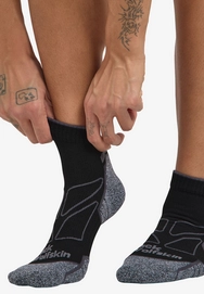 imgi_23_A63867_6000_4-ma130-vojo-light-sock-low-c-black