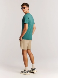 8---1727200_586_model_back-full_01