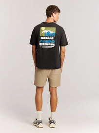 8---17761006_290_model_back-full_01