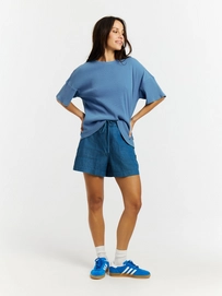 4---17661010_909_model_front-full_01