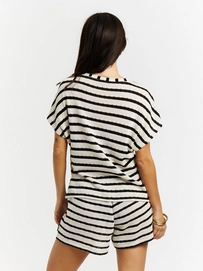 7---17661009_106_model_back-half_01