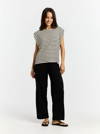 4---17661011_106_model_front-full_01