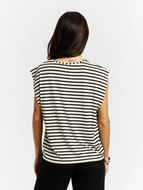 7---17661011_106_model_back-half_01