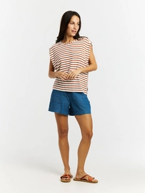 4---17661011_375_model_front-full_01