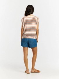 8---17661011_375_model_back-full_01