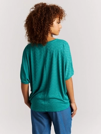 7---17651025_662_model_back-half_01