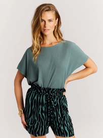 6---17651015_477_model_front-half_01