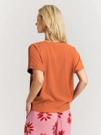 8---17651015_375_model_back-half_01
