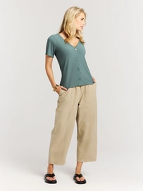 4---17661003_477_model_front-full_01