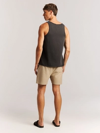 8---16761002_290_model_back-full_01